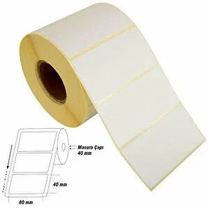 40mm x termal etiket rulosunun orta ölçülü etiket bütün hâlde duruşu